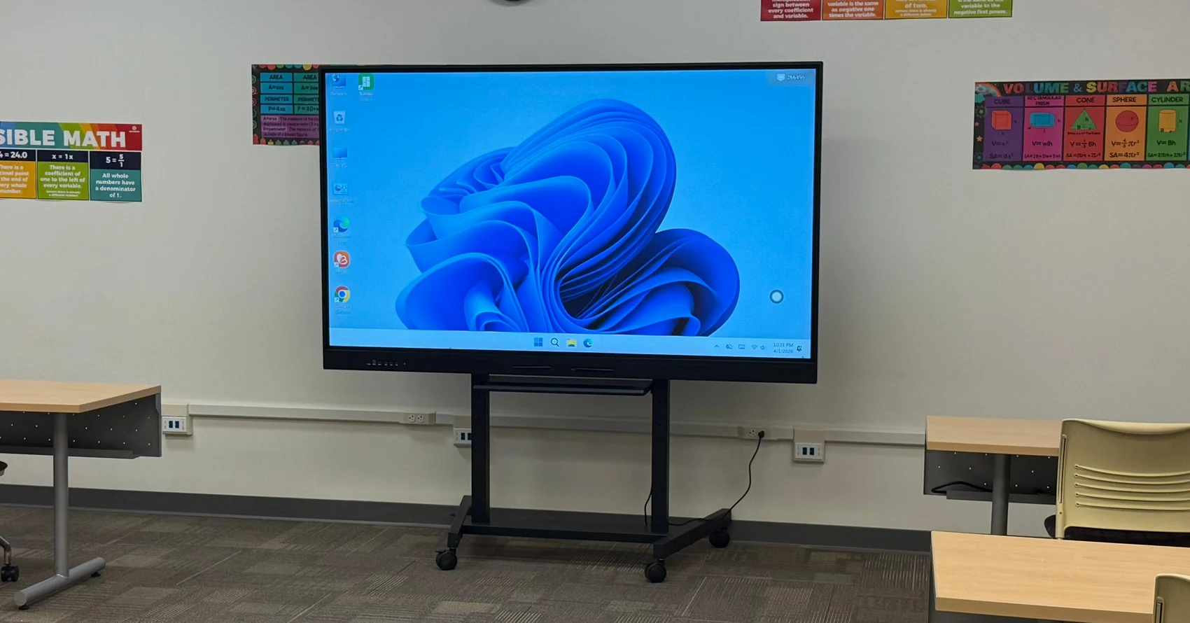 Penthia display presenting a workshop canvas